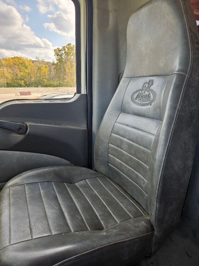 2010 MACK CHU613 Pinnacle - Image 15